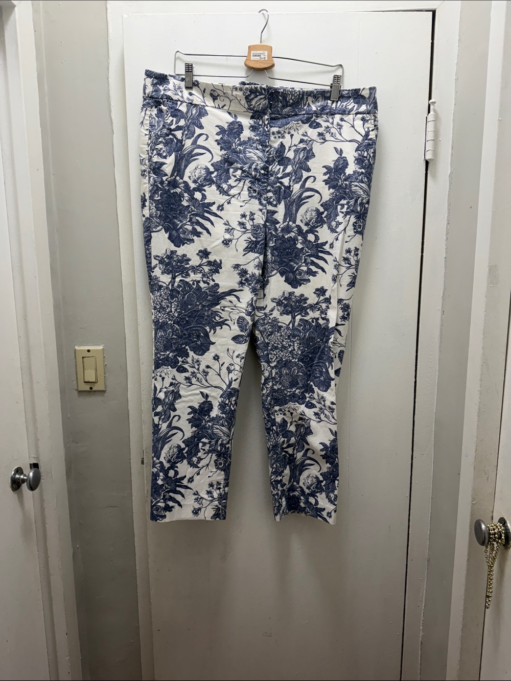 LOFT White Jeans with Blue Floral Print - Ankle Crop